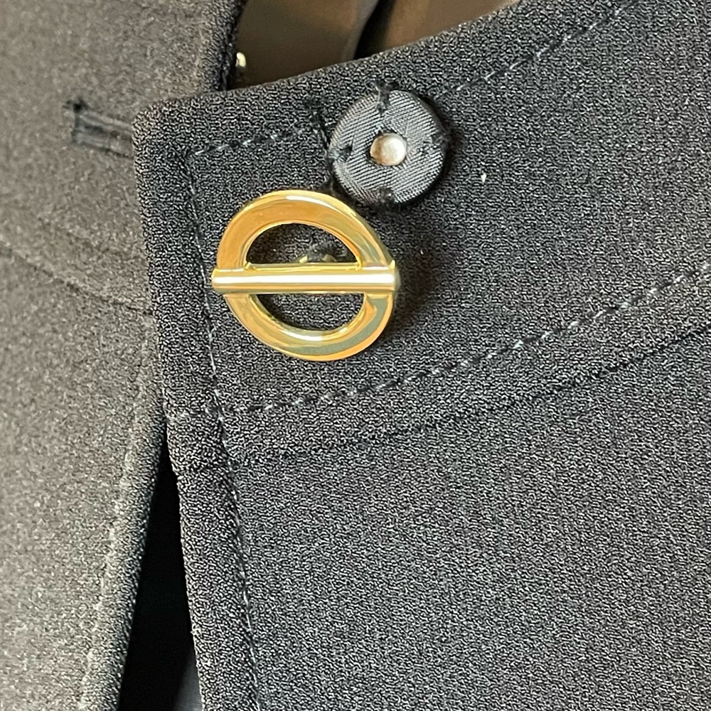Tahari Arthur S. Levine Women’s Cropped Jacket with Gold Buttons | Size 12 - Picture 6 of 6